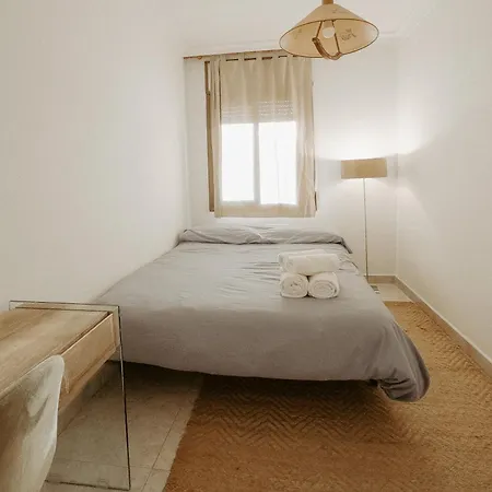 Apartment Charming In Shared Near Camp Nou Barcelona