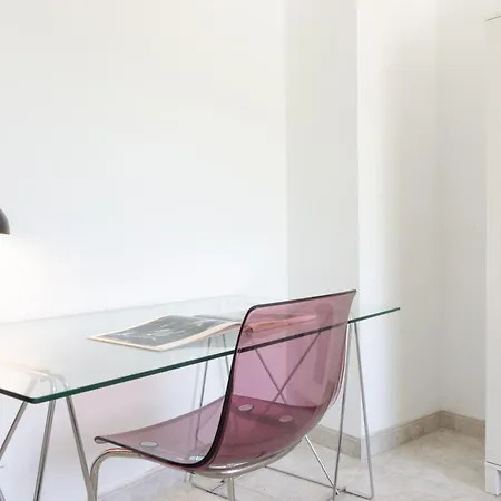 Apartment Charming In Shared Near Camp Nou Barcelona